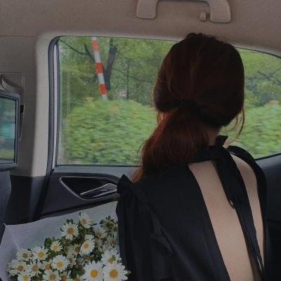 婚礼现场生图流出，嘉宾名单成焦点